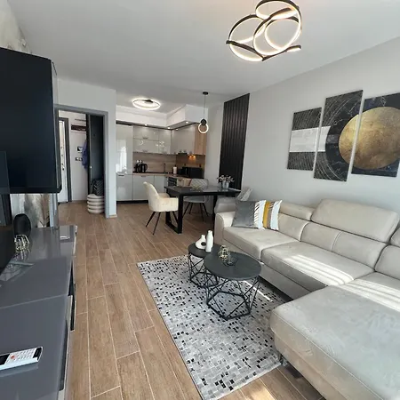 Апартамент Luxury In *