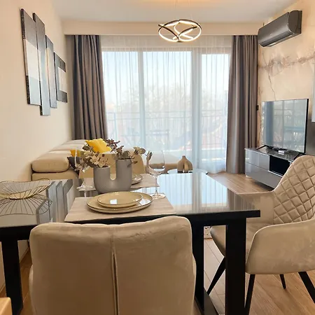 Апартамент Luxury In